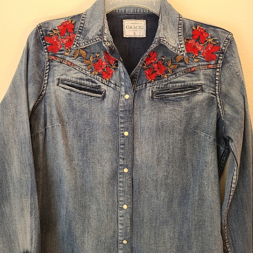 Jeans shirt with embroidery, size S - Picture 11 of 12